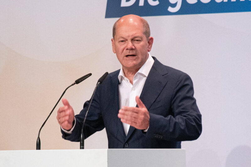 Bundeskanzler Olaf Scholz bei einer Rede