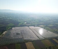 Zu sehen ist der griechische Solarpark Megala Kalyvia. Weitere Projekte in Griechenland will ABO Wind mit der Erhöhung vom Eigenkapital absichern.