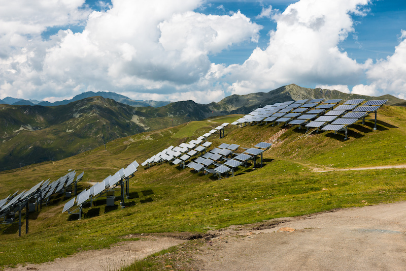 Solarmodule in den Bergen von Österreich
