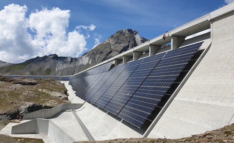Solaroffensive: Axpo baut alpine Photovoltaik-Anlage - Solarserver