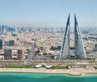 Panorama der Stadt Manama in Bahrain - Symbolbild Solarenergie in Bahrain