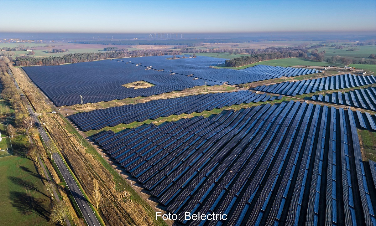 Der Photovoltaik-Solarpark Borrentin aus der Luft.