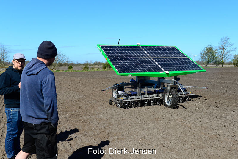 Agrarroboter mit Photovoltaik ersetzt Traktoristen ...