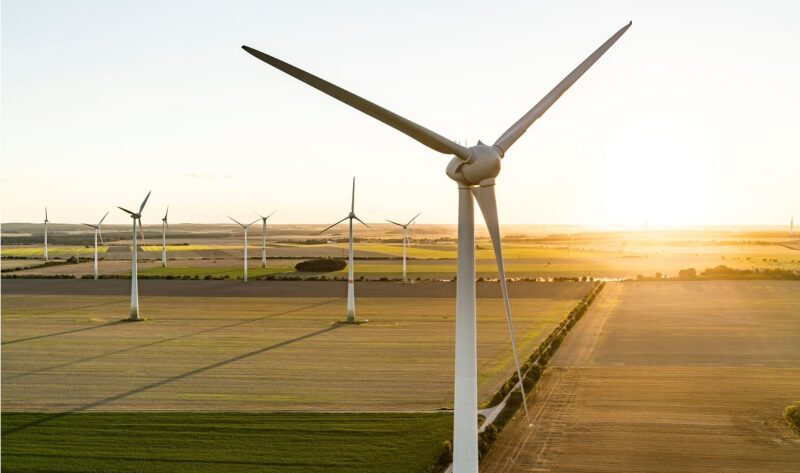 Im Bild ein Windpark von Energiequelle, auf der WindEnergy in Hamburg zeigt das Unternehmen sein Referenzprojekt energieautarkes Dorf Feldheim.