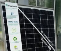 Im Bild das Photovoltaik-Modul aus nachwachsenden Rohstoffen, das das Fraunhofer CSP entwickelt hat.