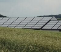 Im Bild die ein der Solarthermie-Großanlagen für Wärmenetze von Gasokol.