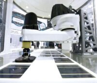 Roboter in der Photovoltaik-Zellproduktion