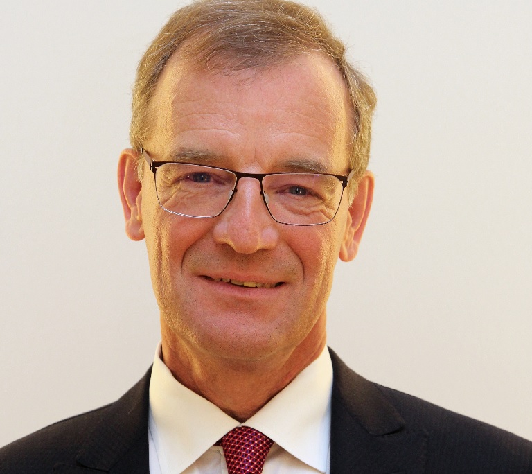 Zu sehen ist Dr. Jürgen Zeschky, der neuer Geschäftsführer beim Windkraftanlagenhersteller Enercon wird.