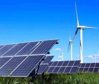 Im Bild Photovoltaik und Windenergieanlagen, Leag Renewables ist ein großer deutscher Projektierer für erneuerbare Energien.