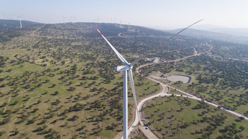 Zu sehen ist eine Delta4000-Turbine, mit der der Windpark in Spanien „Gecama“ ausgestattet wird.