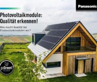Titelblatt einer Broschüre mit Einfamilienhaus und Solaranlage