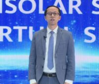 Zu sehen ist Chen Guoguang, Präsident des Huawei Smart PV Business, während der virtuellen Vorstellung der Photovoltaik-Neuheiten von Huawei.