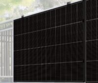 Im Bild das Photovoltaik-Modul Mono S5 Installer Series Halfcut für Balkonkraftwerke von der Solar Fabrik.