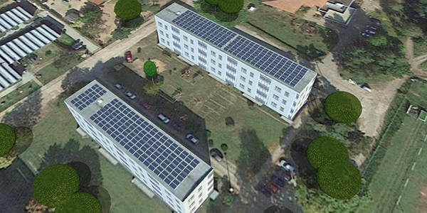 ZU sehen sind die Solaranlagen auf dem Dach vom Mieterstromprojekt in Brandendenburg.
