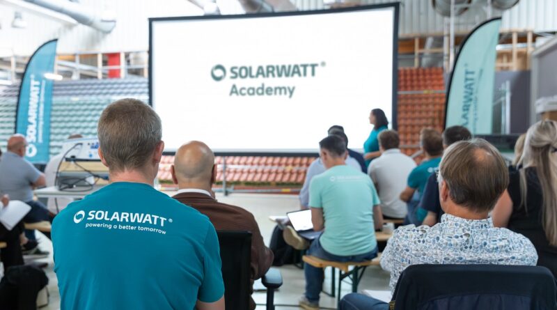 Im Bild Teilnehmer:innen in der Solarwatt-Academy.