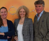 Im Bild Leitungsteam des weltweit ersten Solarbatterien Zentrums: Prof. Jennifer L.M. Rupp, Prof. Bettina V. Lotsch und Prof. Karsten Reuter.