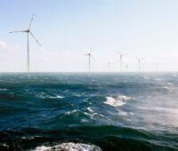 Im Bild ein Offshore-Windpark, das Verteidigungsministerium tritt dem Kuratorium der Stiftung Offshore-Windenergie bei.