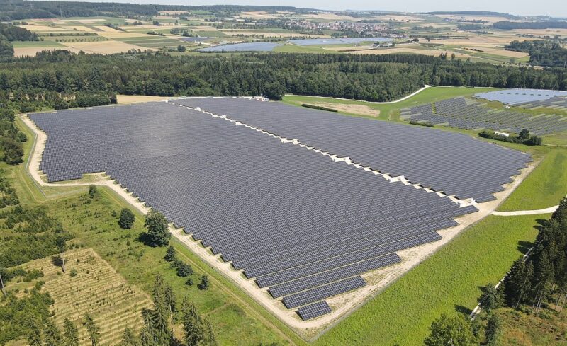 Im Bild der Photovoltaik-Solarpark der Wieland-Gruppe in Erbach.