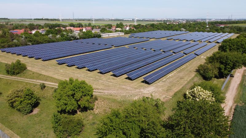 Die größte Photovoltaikanlage Wiens steht im Grünen.