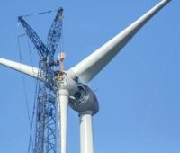 Zu sehen ist die Installation einer Windenergieanlage. Die neue Niederlassung vom Windenergieanlagen-Hersteller Enercon in Portugal bündelt die über das Land verteilten Servicestationen.