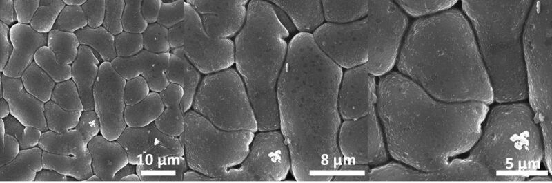 Im Bild eine Aufnahme der Lithium-Metall-Folien-Anode im Mikrometermaßstab, einer Schlüsselkomponente für die Lithium-Schwefel-Batterien von Theion.