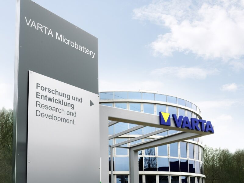 Zu sehen ist das Gebäude von Varta für Forschung und Entwicklung. Varta erhält Fördermittel von Bund und Ländern.